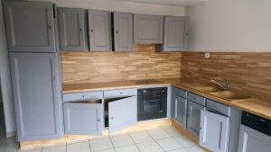 Photographie après rénovation de meubles de cuisine, par Peinture et Vous